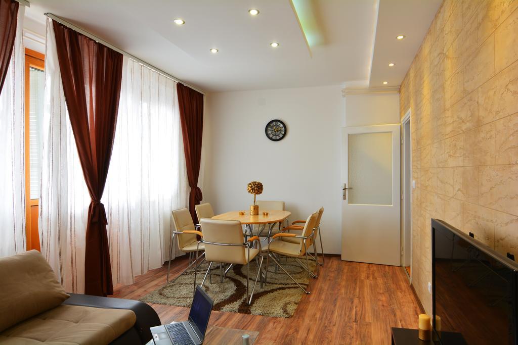 Apartment Dositejeva 13 Belgrado Buitenkant foto